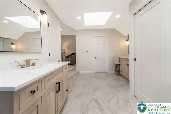 $1,650,000 | 4359 Farmington Circle, Allentown, PA 18104