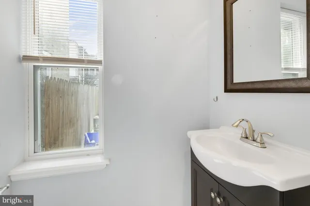 $1,700 | 2124 Sigel Street, Philadelphia, PA 19145