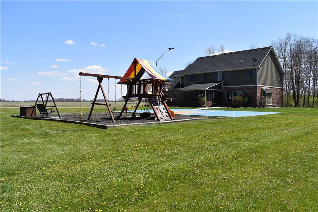 1436 South Jacobi Road Greenfield, IN 46140 - Photo 2 of 24 Gallery Image 2