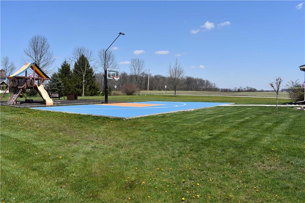 1436 South Jacobi Road Greenfield, IN 46140 - Photo 3 of 24 Gallery Image 3