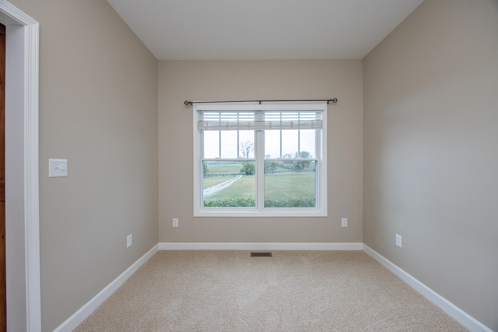 526 Steele Road Paris, KY 40361 - Photo 9 of 30 5B5A4755