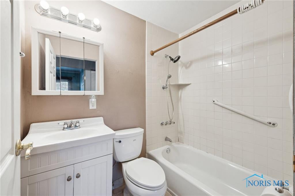 1842 Winchester Road Toledo, OH 43613 - Photo 26 of 33 Gallery Image 26
