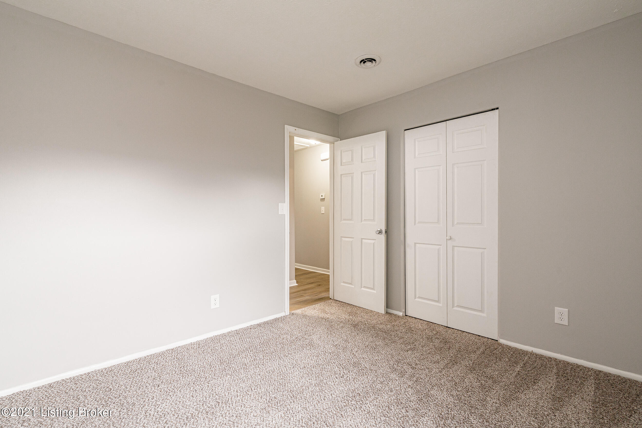 6807 Barbrook Road Louisville, KY 40258 - Photo 22 of 44 6807 Barbrook Rd-46