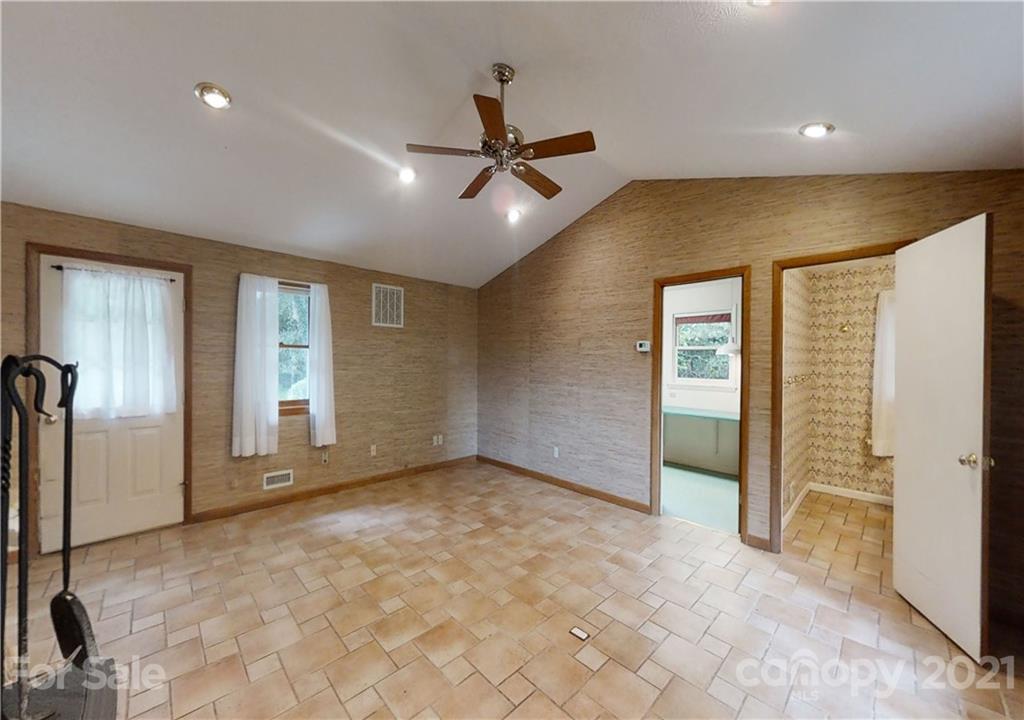 286 Sugar Hollow Road Fairview, NC 28730 - Photo 15 of 35 Gallery Image 15