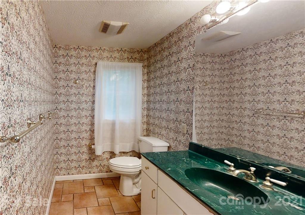 286 Sugar Hollow Road Fairview, NC 28730 - Photo 16 of 35 Gallery Image 16