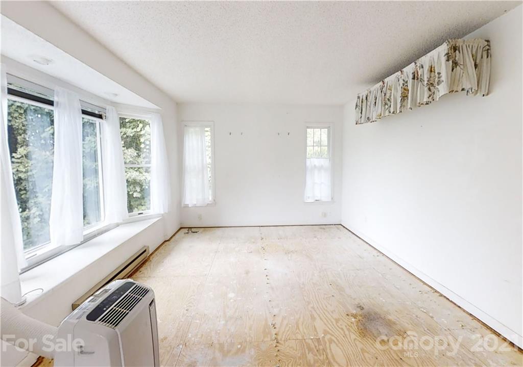 286 Sugar Hollow Road Fairview, NC 28730 - Photo 21 of 35 Gallery Image 21