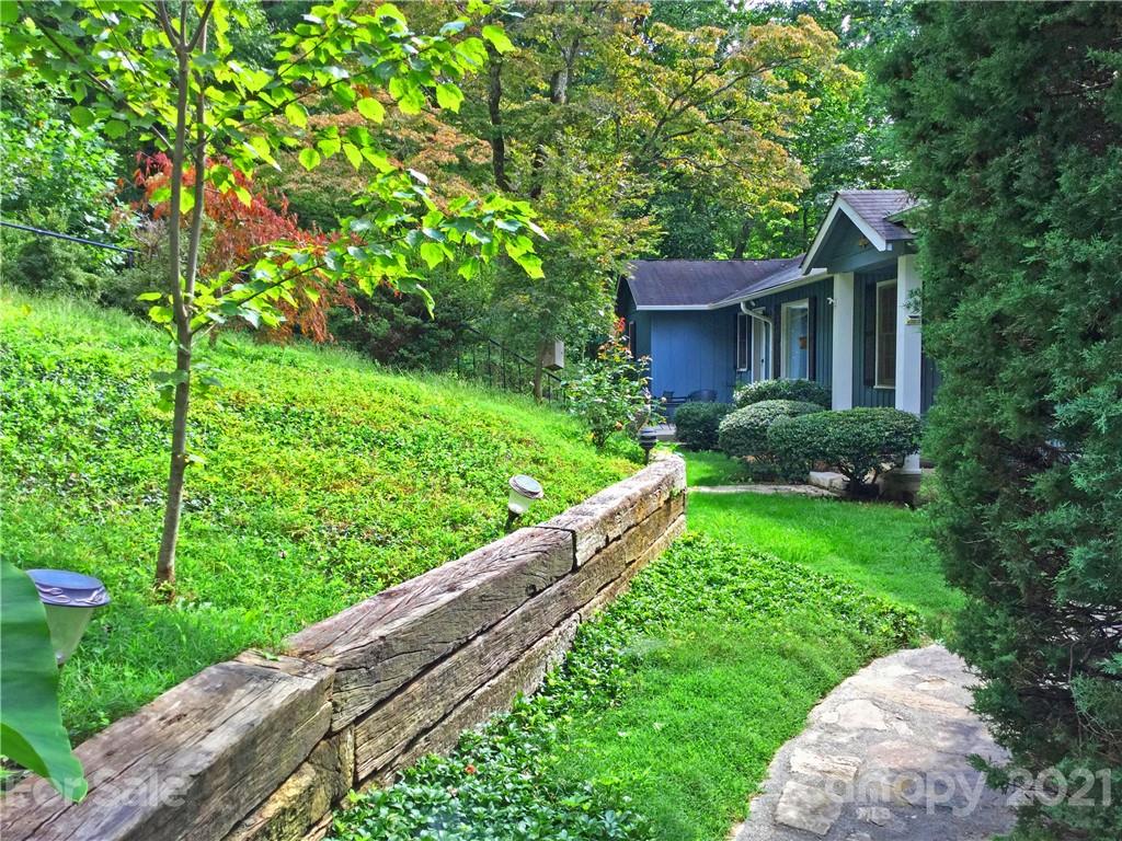 286 Sugar Hollow Road Fairview, NC 28730 - Photo 4 of 35 Gallery Image 4