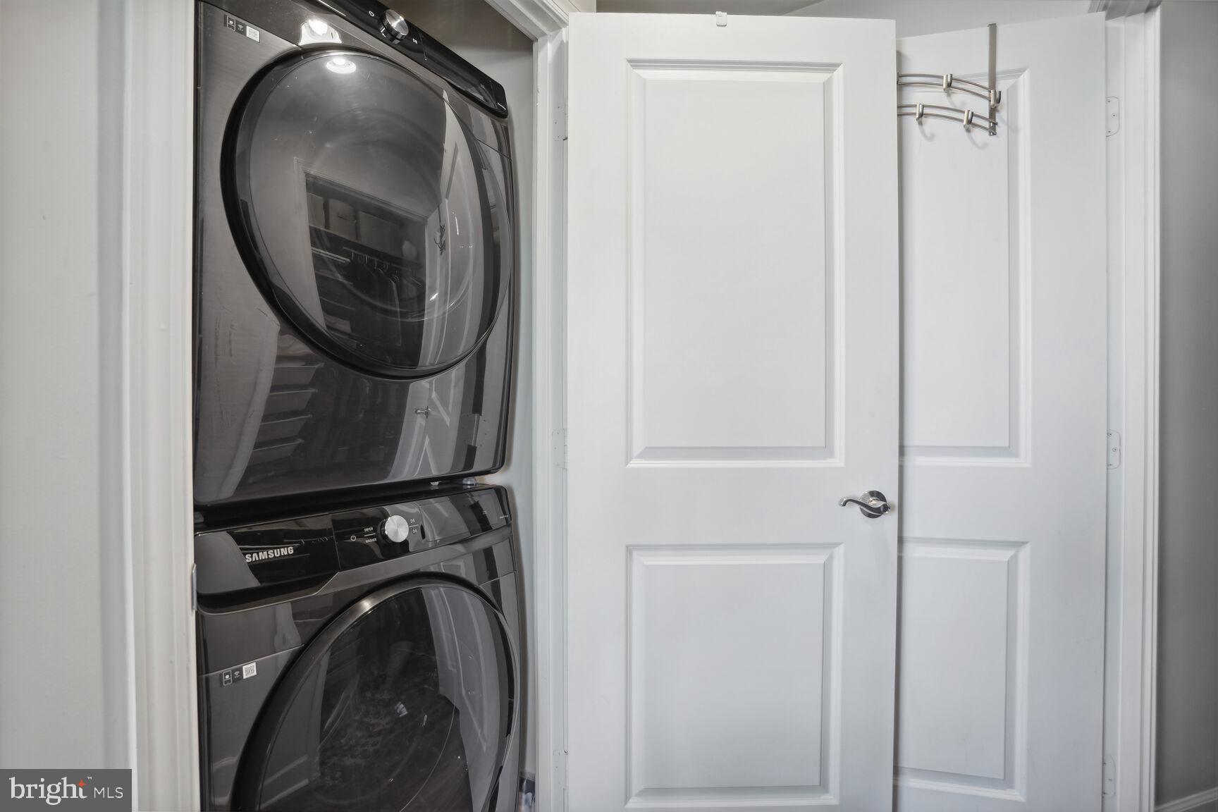 3600 South Glebe Road, Unit 815W Arlington, VA 22202 - Photo 13 of 27 Samsung stackable W/D, 2021!