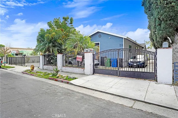 $2,200 | 5418 1/2 Smiley Drive, Los Angeles, CA 90016