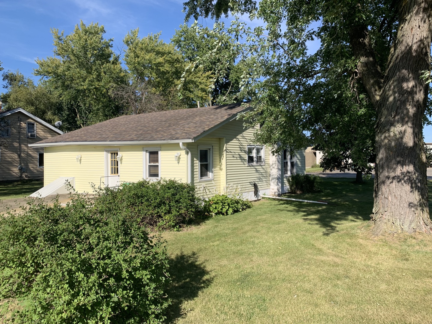 2 Lincoln Street Harvard, IL 60033 - Photo 2 of 19