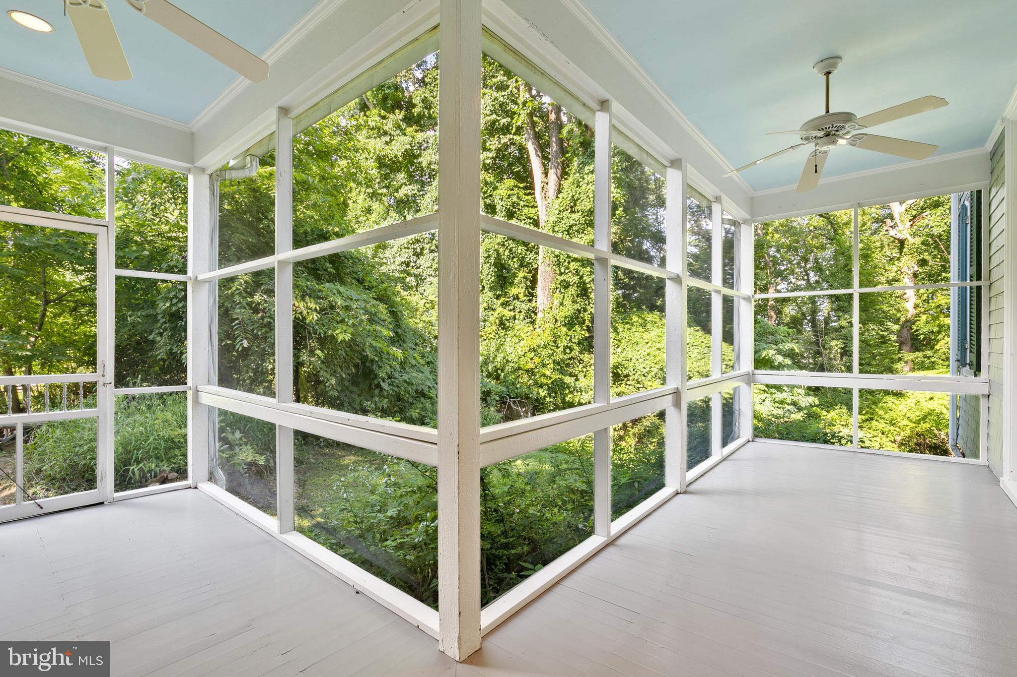 11 North Belle Grove Road Baltimore, MD 21228 - Photo 17 of 64 Screened in Patio