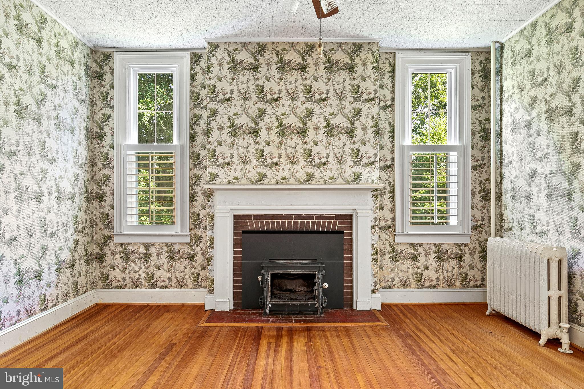 11 North Belle Grove Road Baltimore, MD 21228 - Photo 18 of 64 Living Room