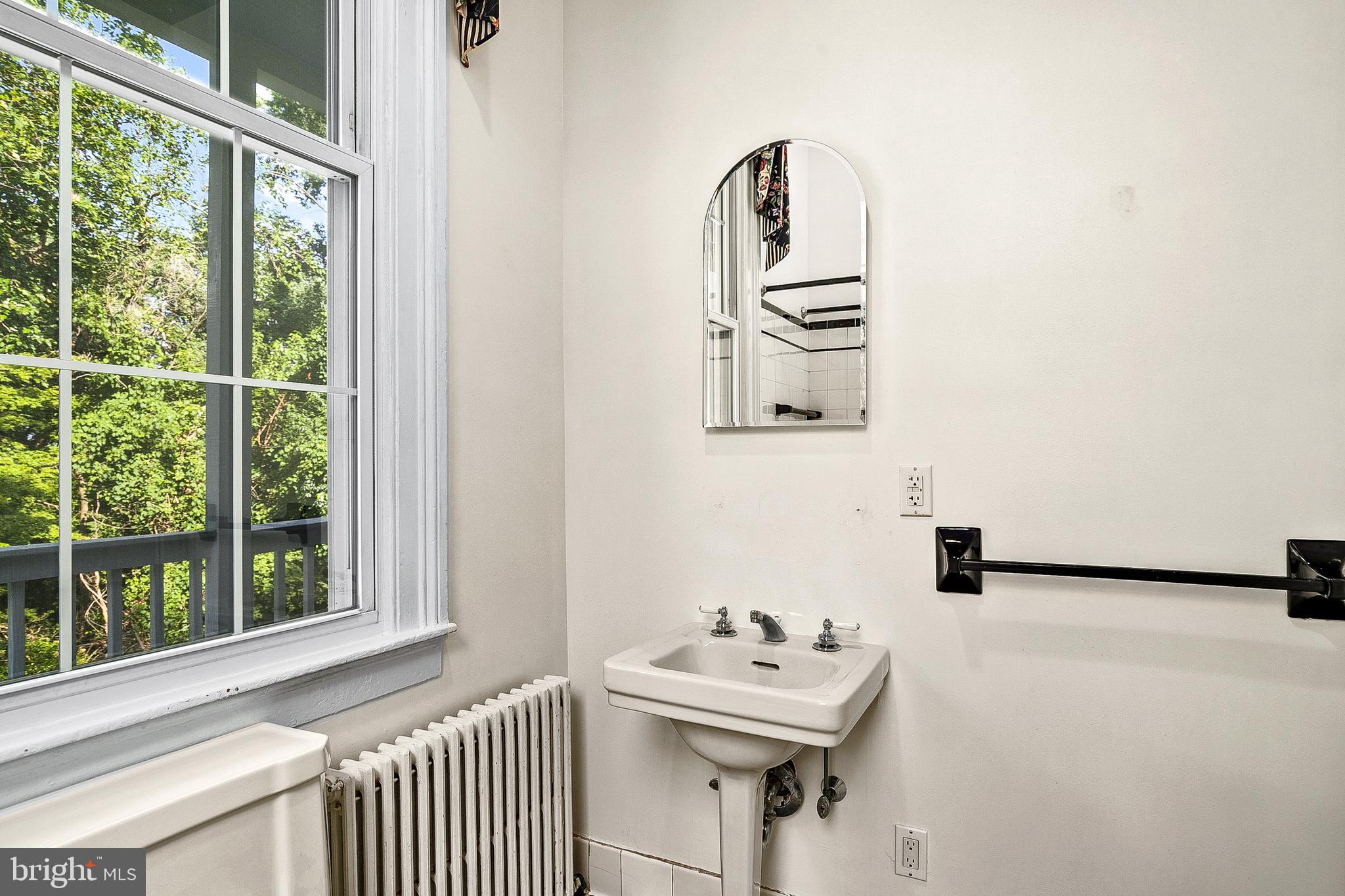 11 North Belle Grove Road Baltimore, MD 21228 - Photo 29 of 64 Full Bathroom 1 Vanity