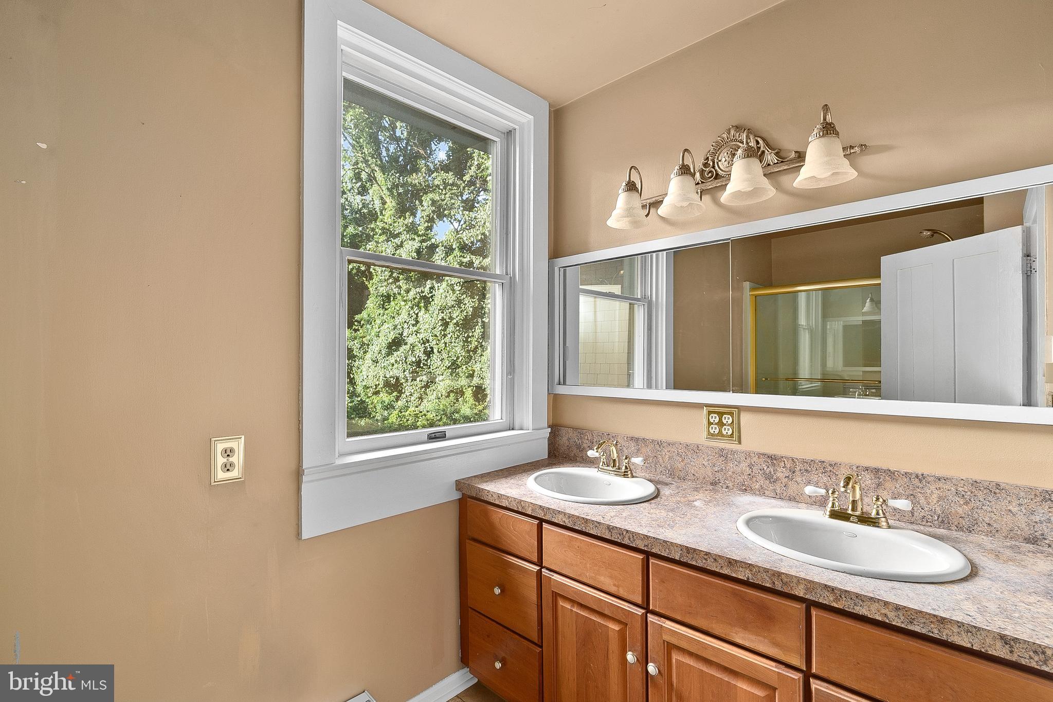 11 North Belle Grove Road Baltimore, MD 21228 - Photo 41 of 64 Full Bathroom 2 Vanity