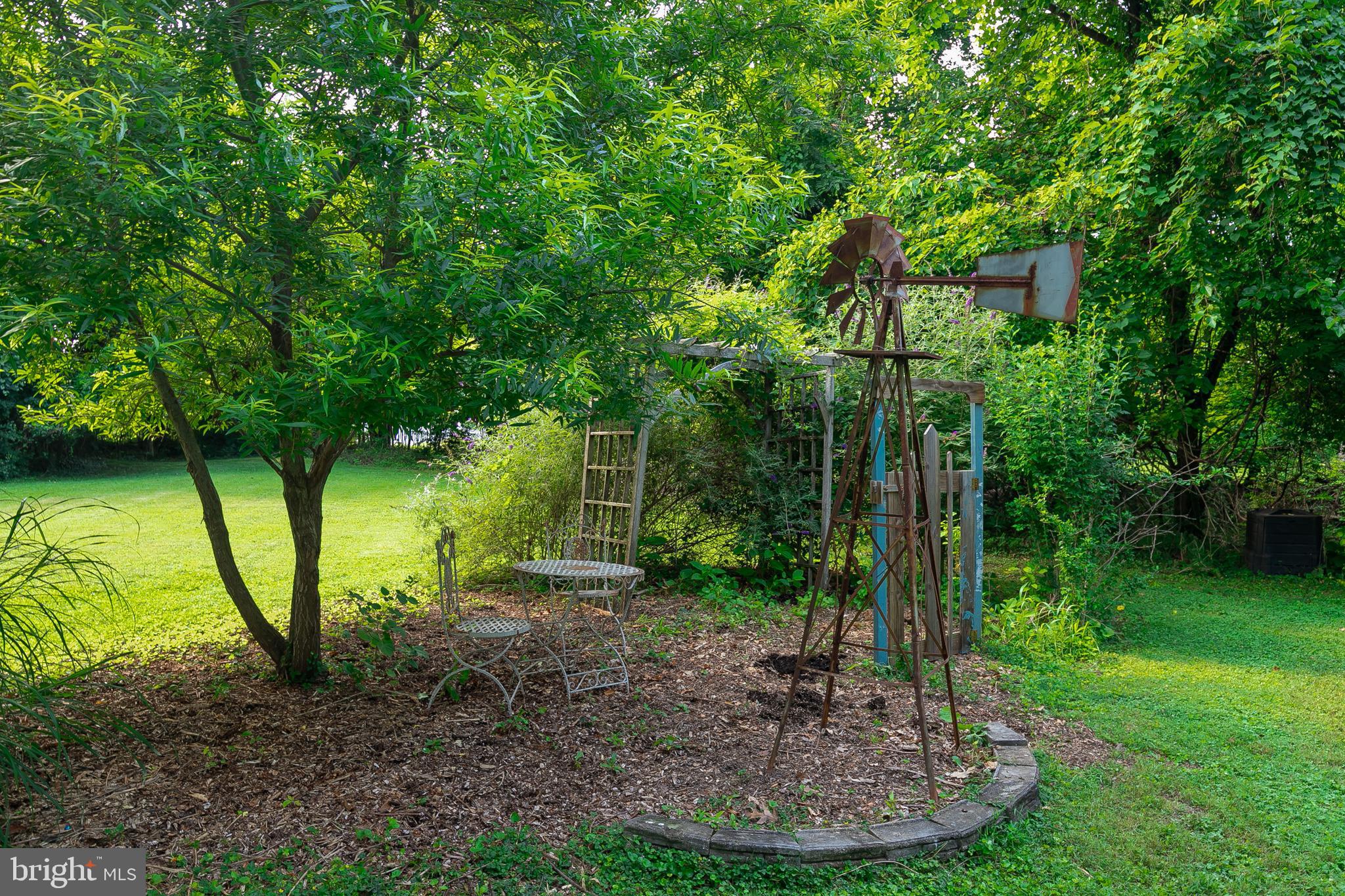 11 North Belle Grove Road Baltimore, MD 21228 - Photo 44 of 64 Backyard (alt view)