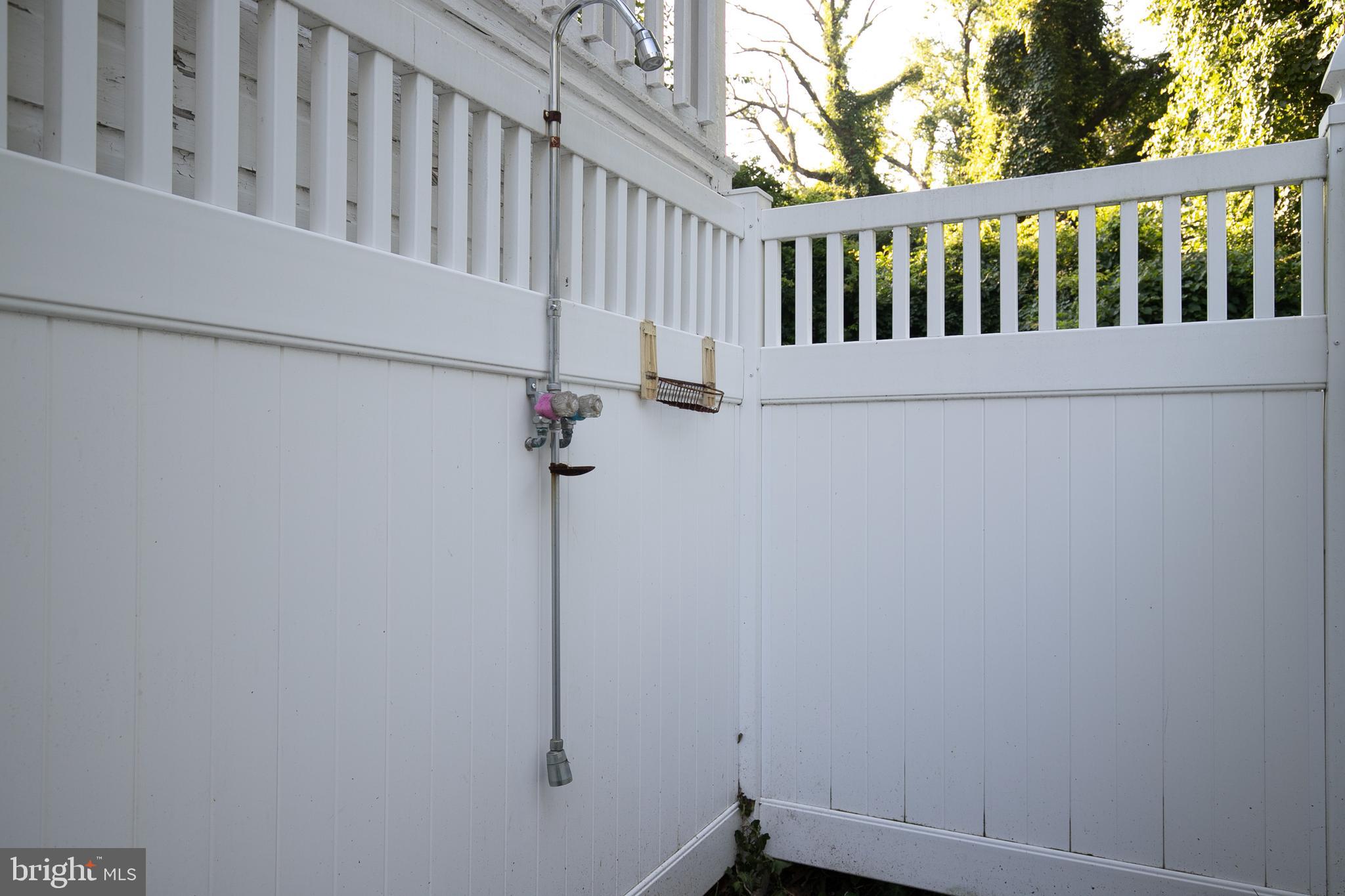 11 North Belle Grove Road Baltimore, MD 21228 - Photo 49 of 64 Exterior Shower