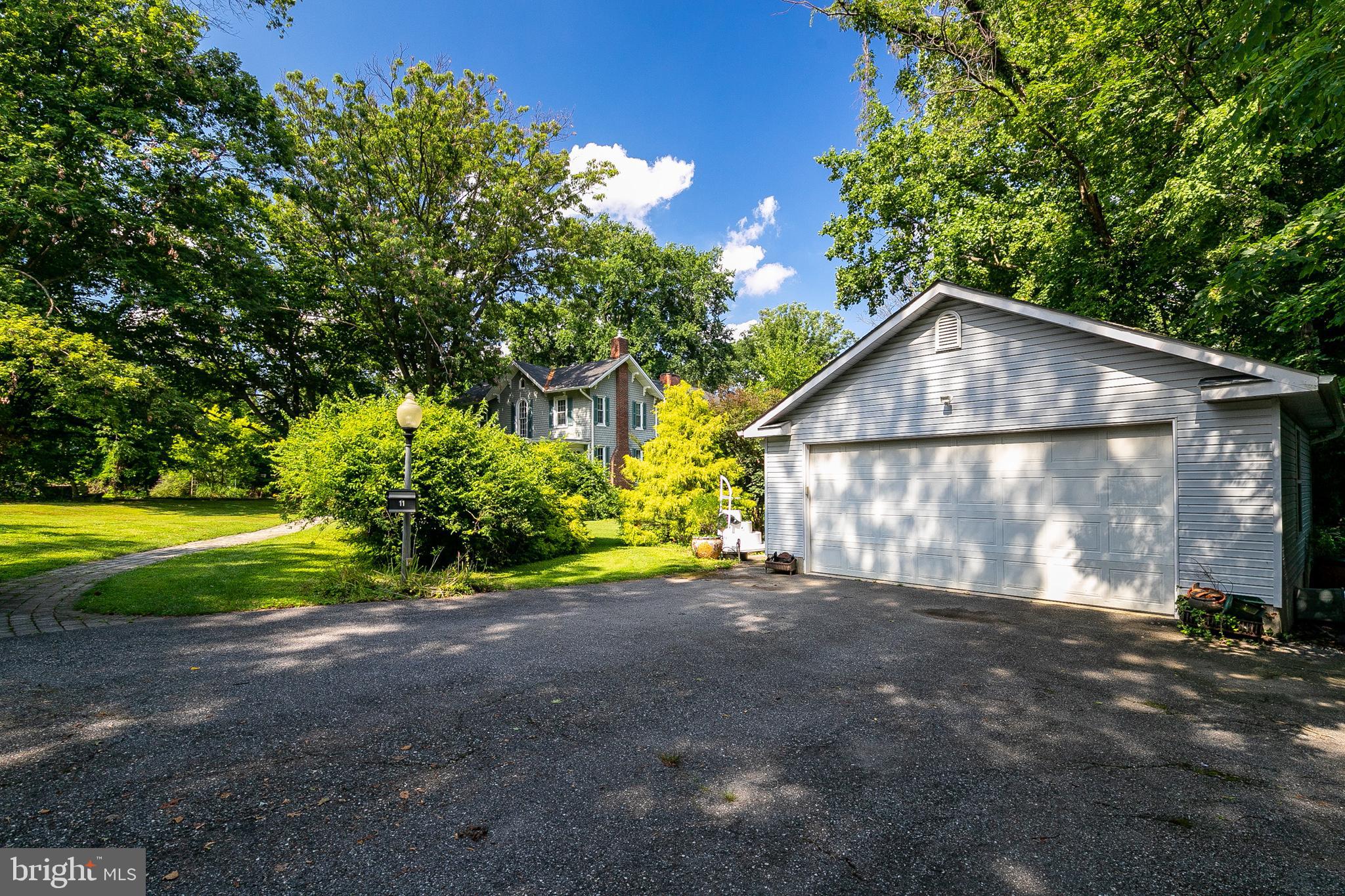 11 North Belle Grove Road Baltimore, MD 21228 - Photo 52 of 64 Garage