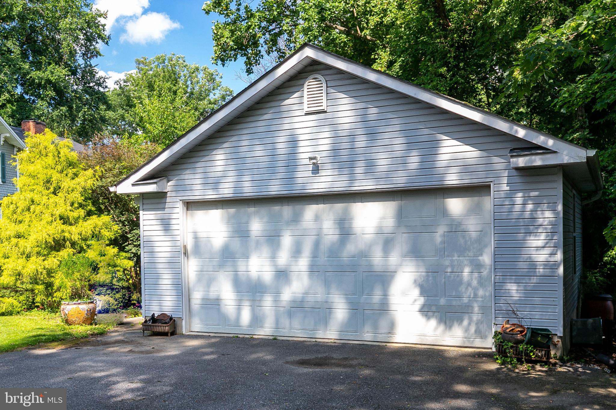 11 North Belle Grove Road Baltimore, MD 21228 - Photo 53 of 64 Garage (alt view)