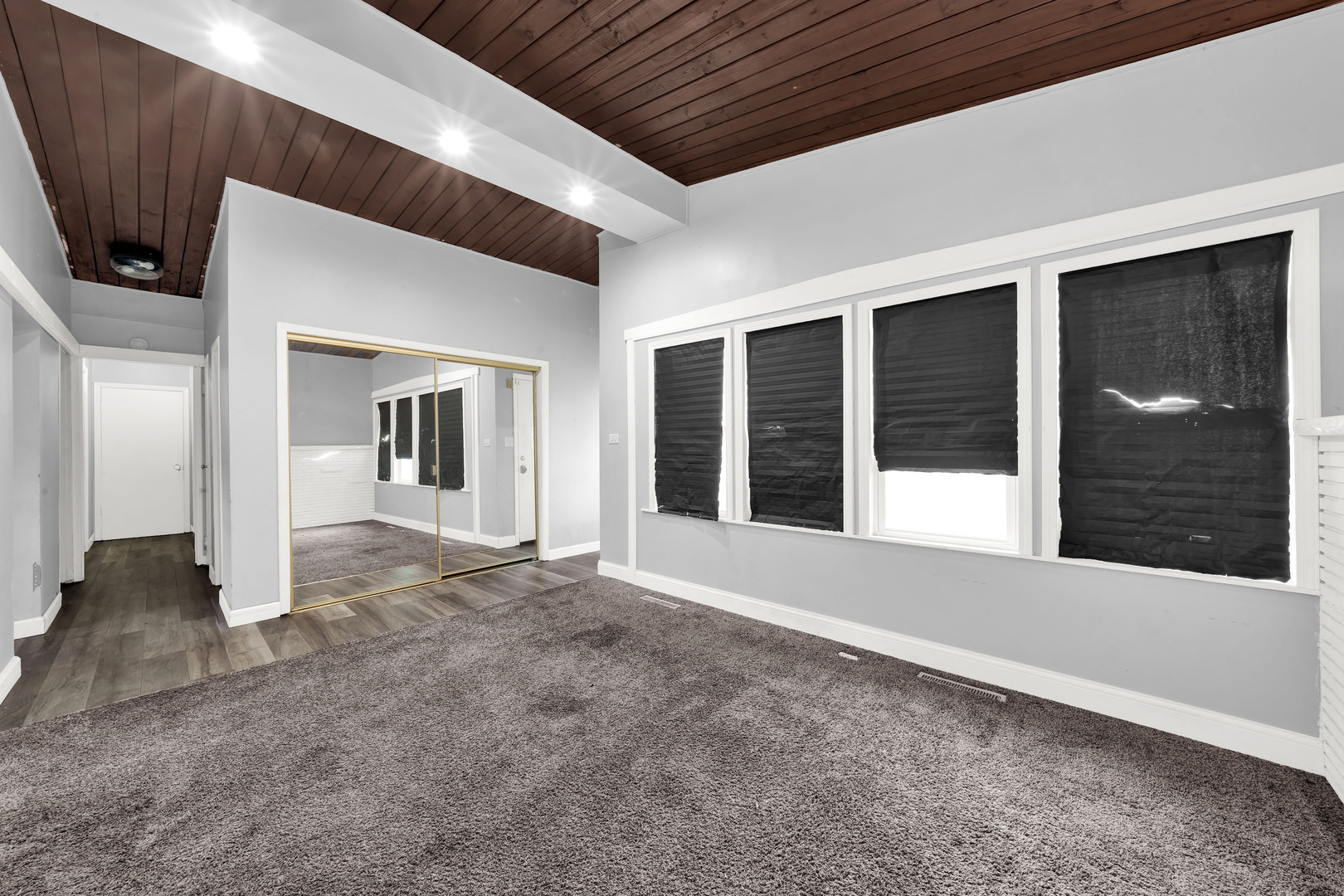 15300 Parkside Drive Markham, IL 60428 - Photo 6 of 24