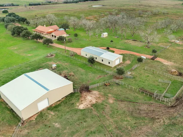 $1,790,000 | 198 County Road 310, Yoakum, TX 77995