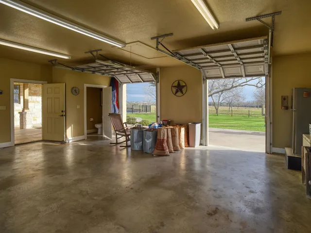 $1,790,000 | 198 County Road 310, Yoakum, TX 77995