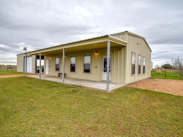$1,790,000 | 198 County Road 310, Yoakum, TX 77995