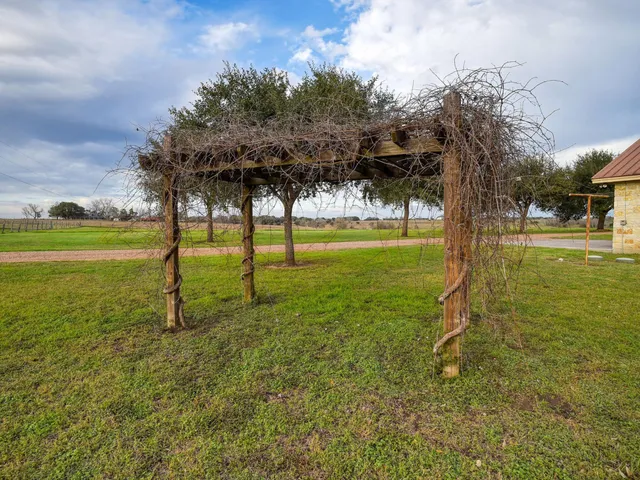 $1,790,000 | 198 County Road 310, Yoakum, TX 77995