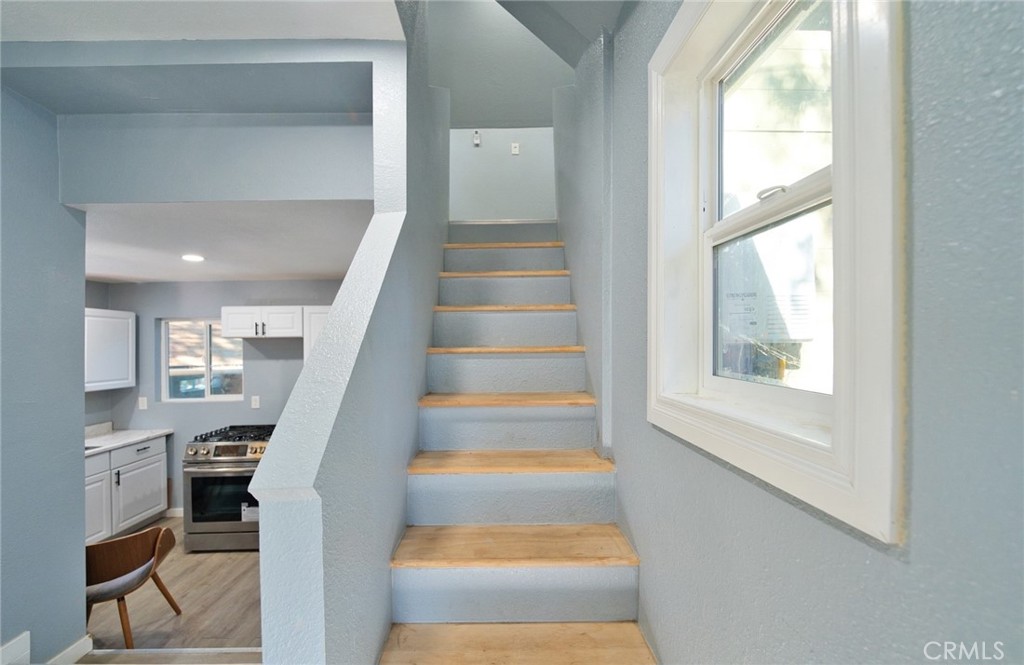 29083 Hook Creek Road Cedar Glen, CA 92321 - Photo 33 of 50 a view of entryway