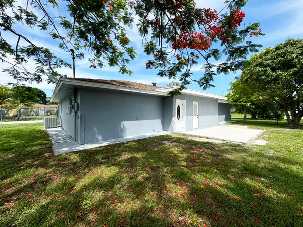 $1,450 | 702 Northeast Lanfair Street, Port St. Lucie, FL 34983