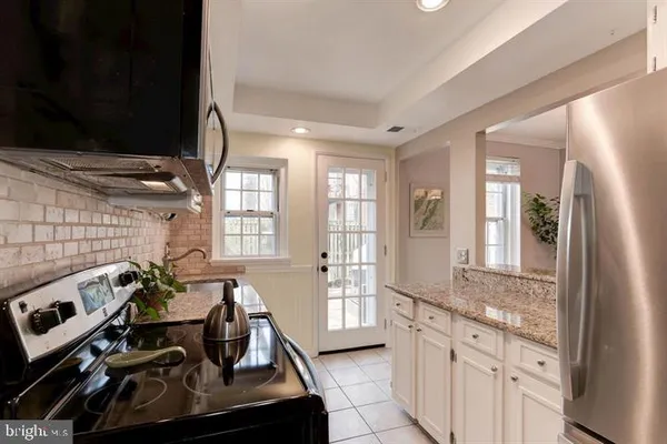 $3,200 | 2886 South Abingdon Street, Arlington, VA 22206