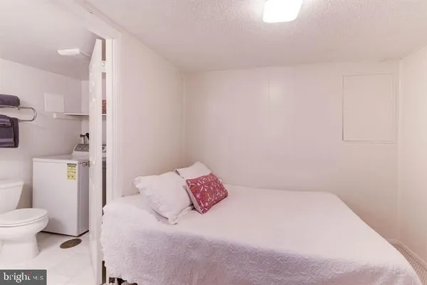 $3,200 | 2886 South Abingdon Street, Arlington, VA 22206