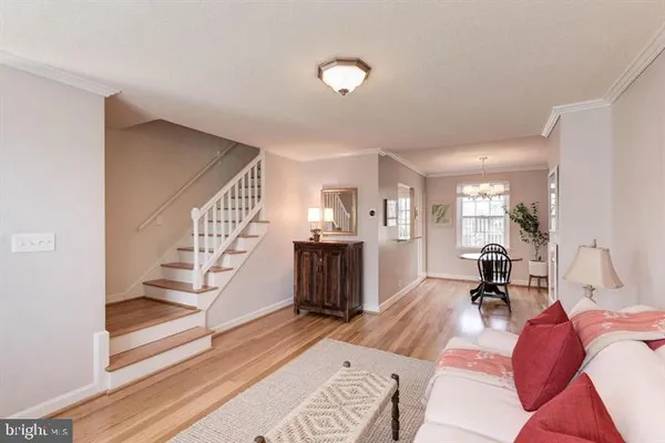 $3,200 | 2886 South Abingdon Street, Arlington, VA 22206