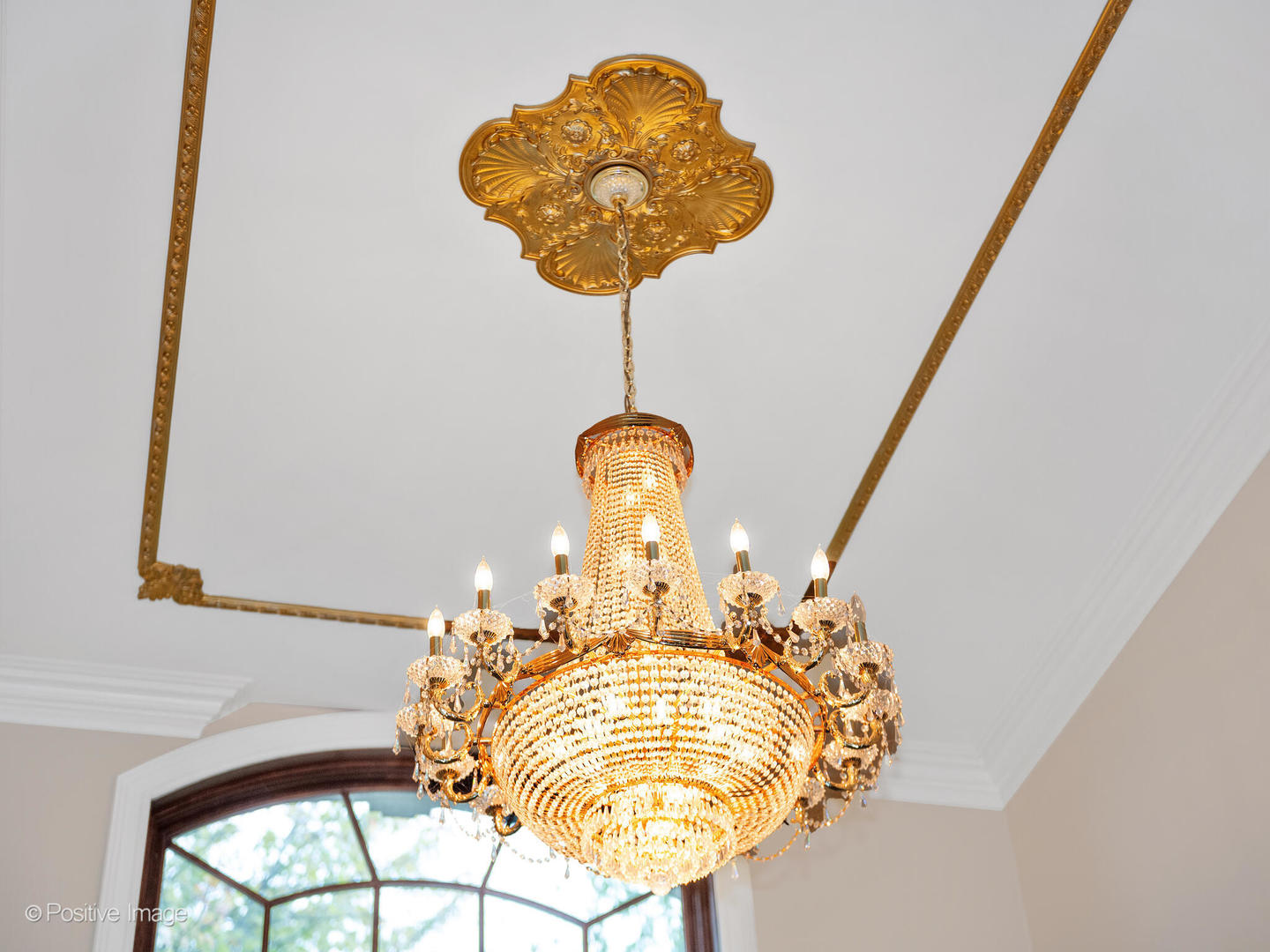 817 Lakeview Lane Burr Ridge, IL 60527 - Photo 24 of 69 a bed with a small chandelier