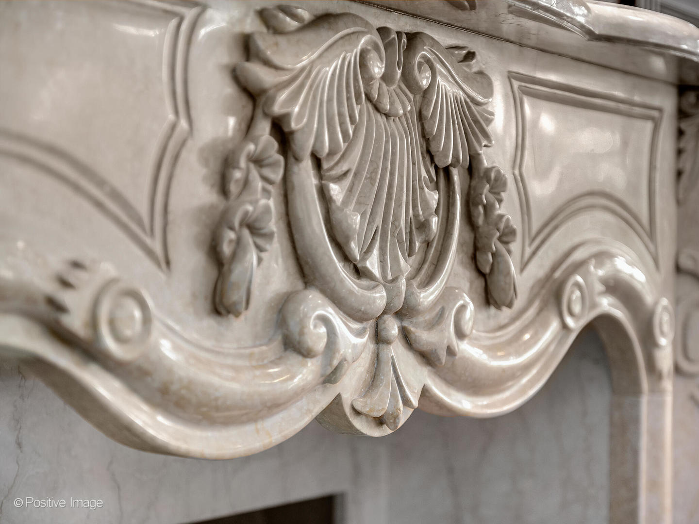 817 Lakeview Lane Burr Ridge, IL 60527 - Photo 30 of 69 a close view of light fixtures and a mirror