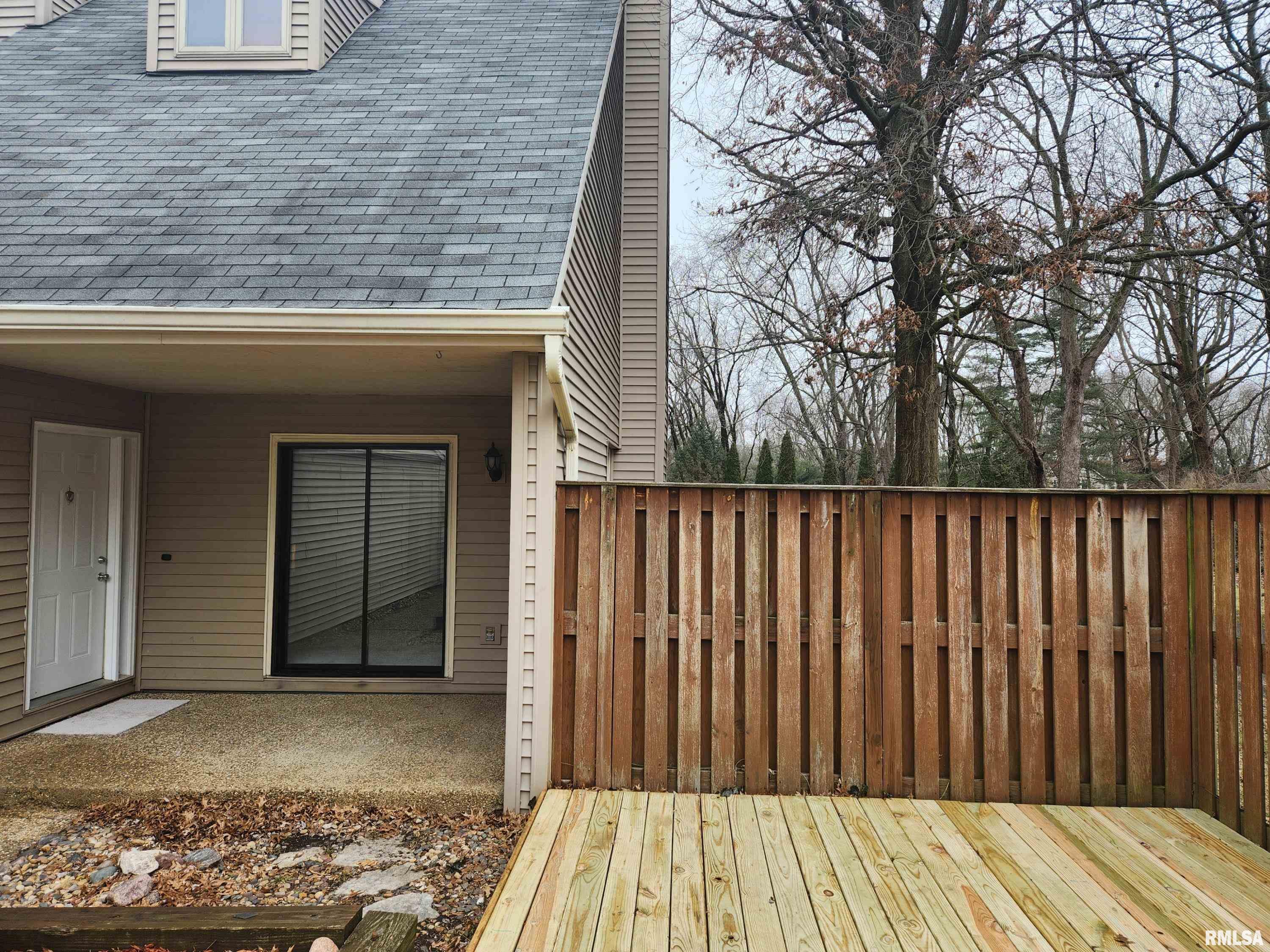 46 Country Place Springfield, IL 62703 - Photo 1 of 20