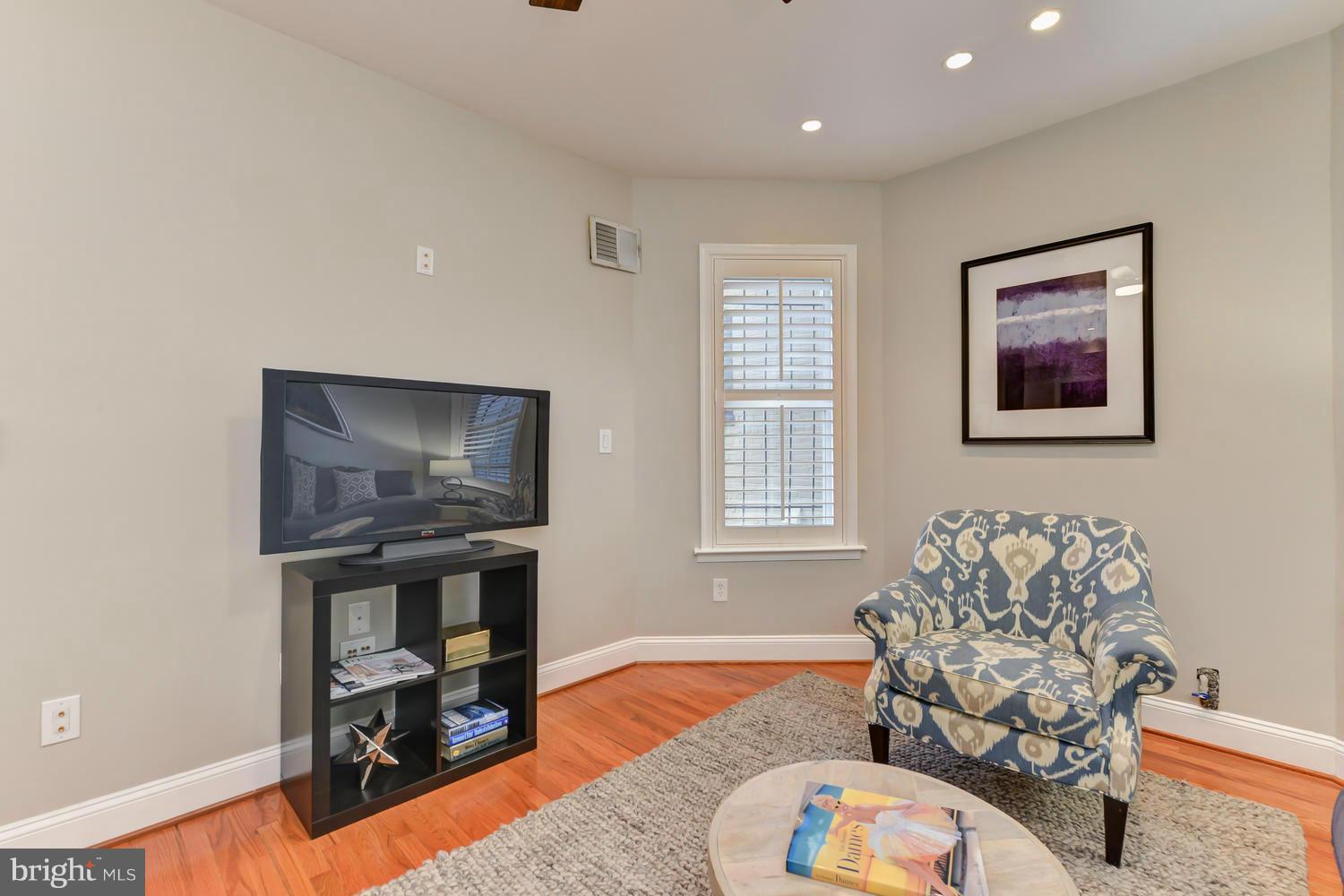 1421 Columbia Road Northwest, Unit 101 Washington, DC 20009 - Photo 6 of 29 Interior (General)