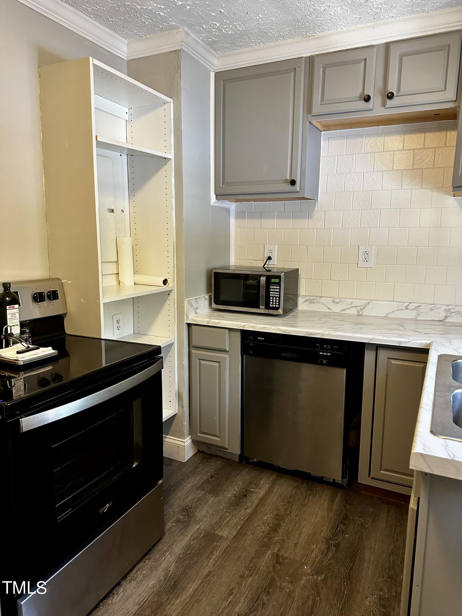 208 Plainview Avenue Raleigh, NC 27604 - Photo 9 of 12 IMG_1437