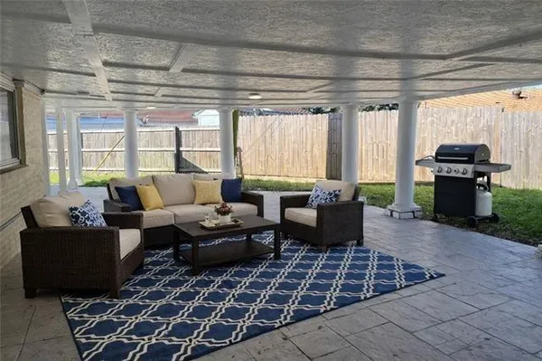 $2,300 | 7012 Tullis Drive, New Orleans, LA 70131