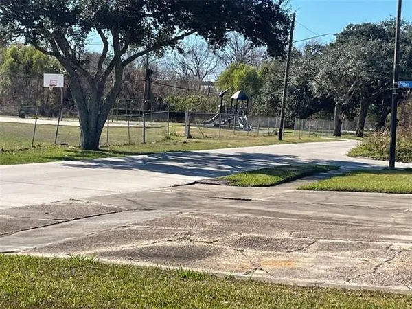 $2,300 | 7012 Tullis Drive, New Orleans, LA 70131