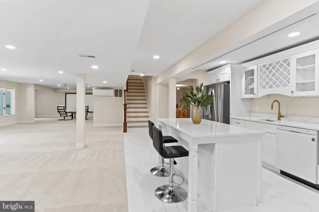 a view of a livingroom with furniture