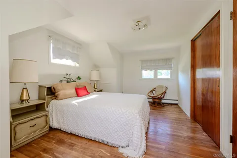 $700,000 | 105 North Queens Avenue, Massapequa, NY 11758