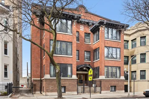 $525,000 | 4176 North Clarendon Avenue, Unit 1N, Chicago, IL 60613
