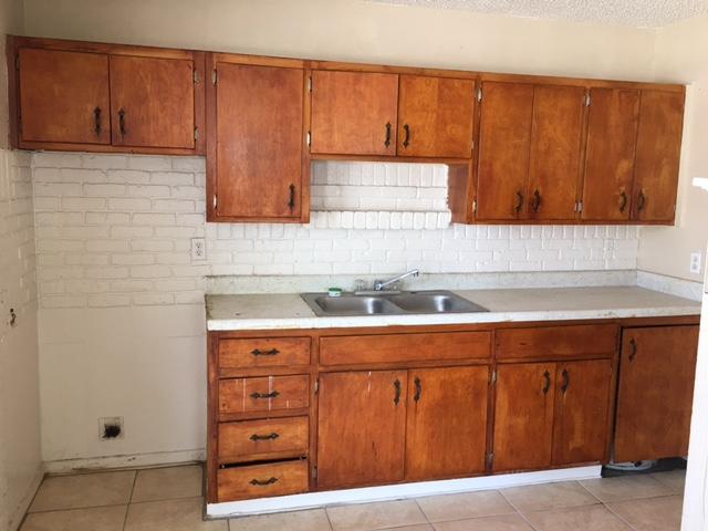 995 West 36th Street Riviera Beach, FL 33404 - Photo 8 of 12 IMG_1033