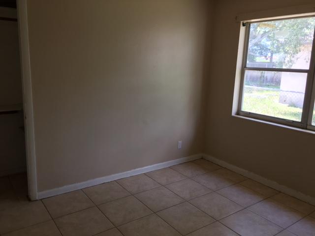 995 West 36th Street Riviera Beach, FL 33404 - Photo 9 of 12 IMG_1035