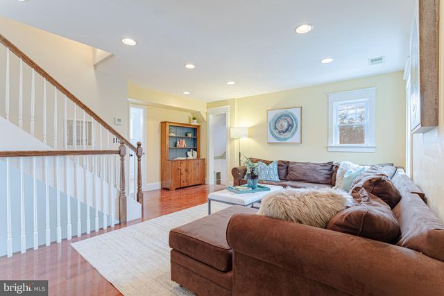 $1,400,000 | 6908 Elm Street, McLean, VA 22101