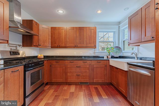 $1,400,000 | 6908 Elm Street, McLean, VA 22101