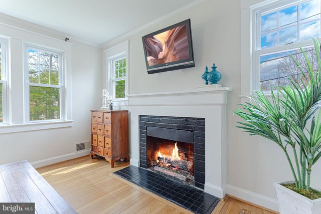 $1,400,000 | 6908 Elm Street, McLean, VA 22101