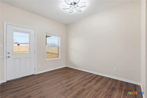 $325,000 | 413 East Hamilton Avenue, Rockdale, TX 76567