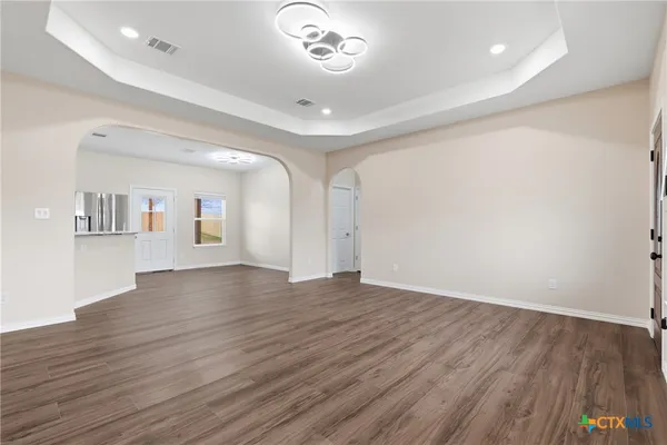 $325,000 | 413 East Hamilton Avenue, Rockdale, TX 76567