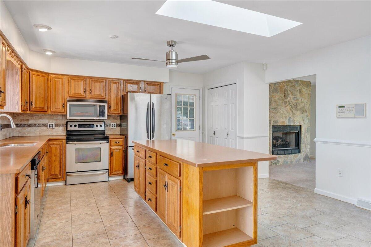 3222 Lakewood Forest Road Moneta, VA 24121 - Photo 18 of 97 18-MIB09759